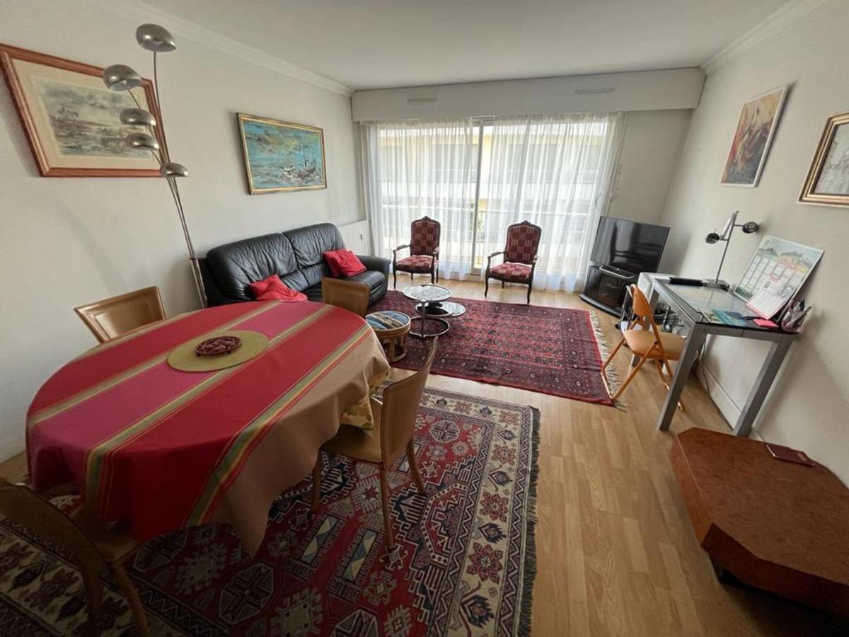 Appartement T4 Avec Parking, Balcon Et Proche Commerces A Biarritz - Fr-1-239-921 Exteriör bild