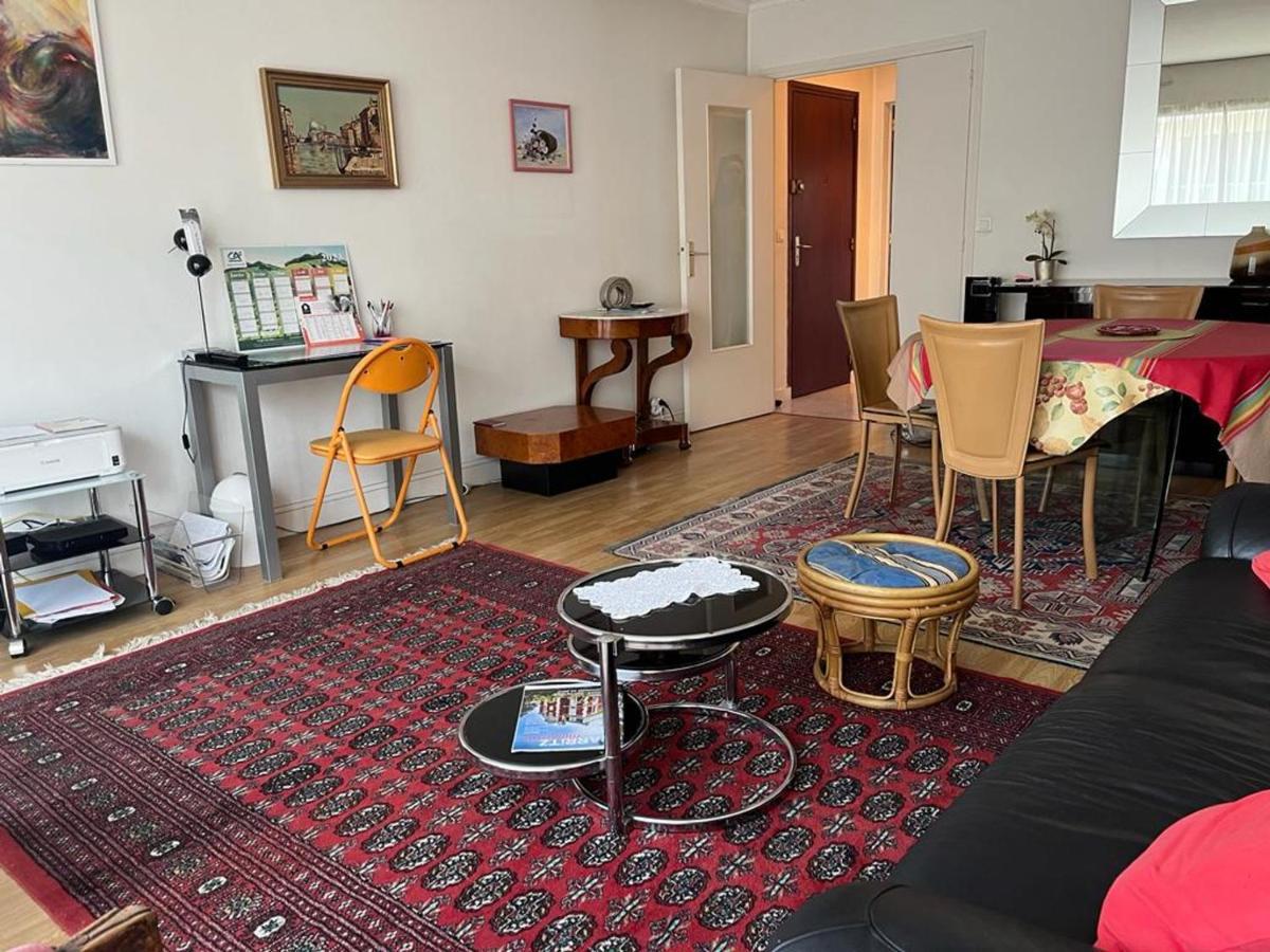 Appartement T4 Avec Parking, Balcon Et Proche Commerces A Biarritz - Fr-1-239-921 Exteriör bild