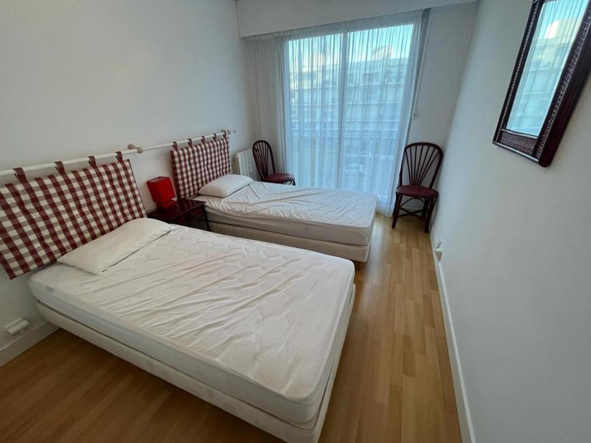Appartement T4 Avec Parking, Balcon Et Proche Commerces A Biarritz - Fr-1-239-921 Exteriör bild